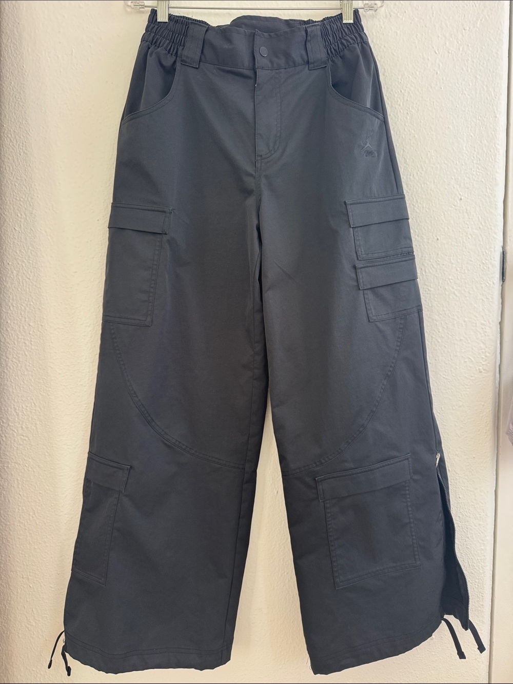 Jordan Black Wide-Leg Cargo Joggers